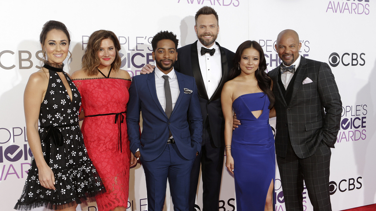 Stunning Red Carpet Photos From The People's Choice Awards 2017